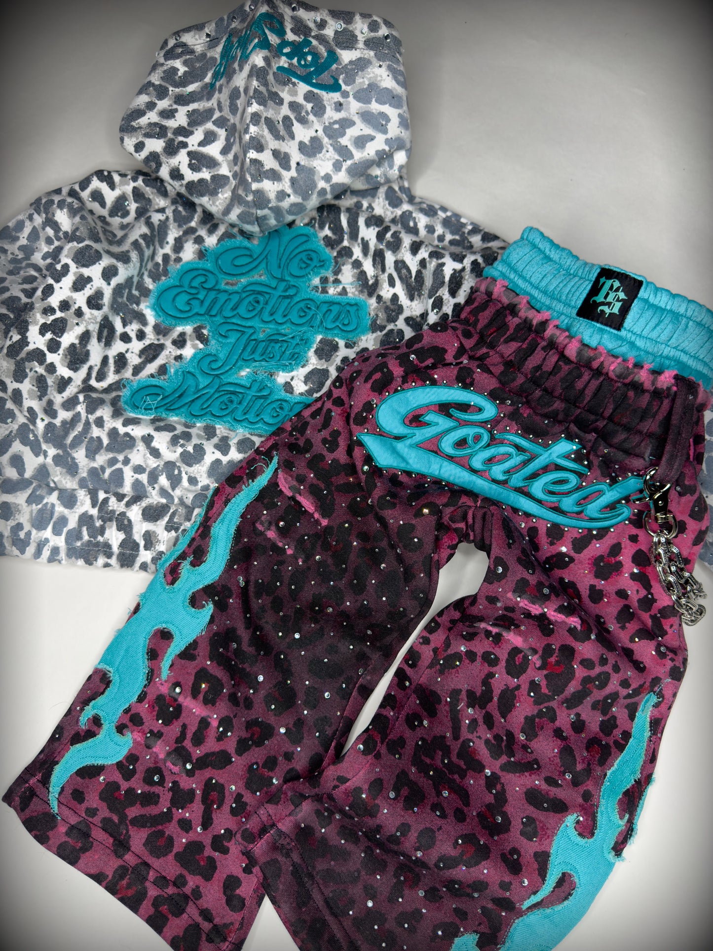ADULT WHITE CHEETAH SET