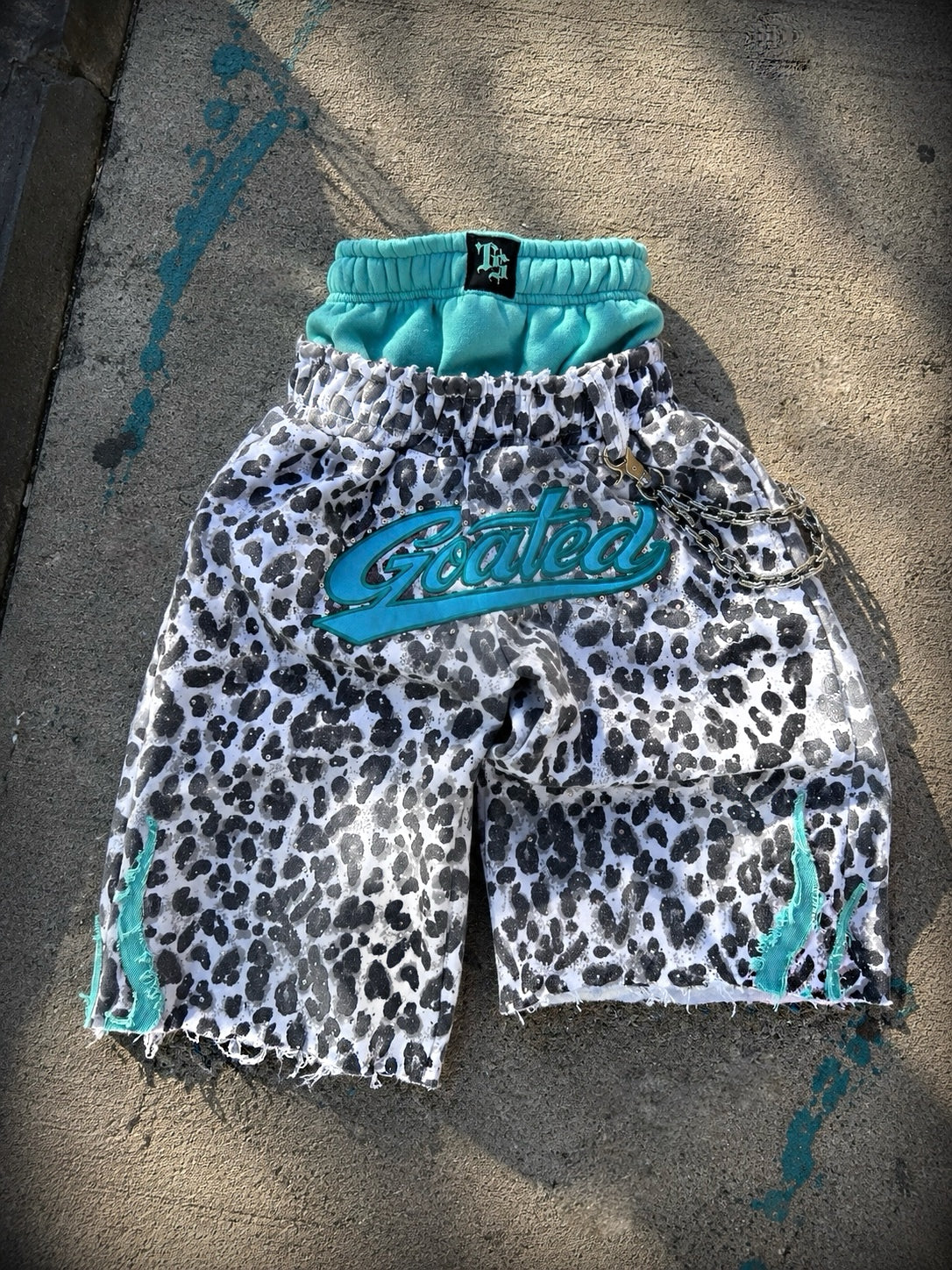 ADULT WHITE CHEETAH SET